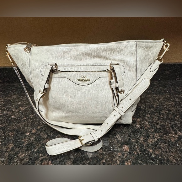 Coach C5690 Kleo Carryall Handbag
Chalk Pebbled Leather Crossbody Strap - Picture 16 of 16